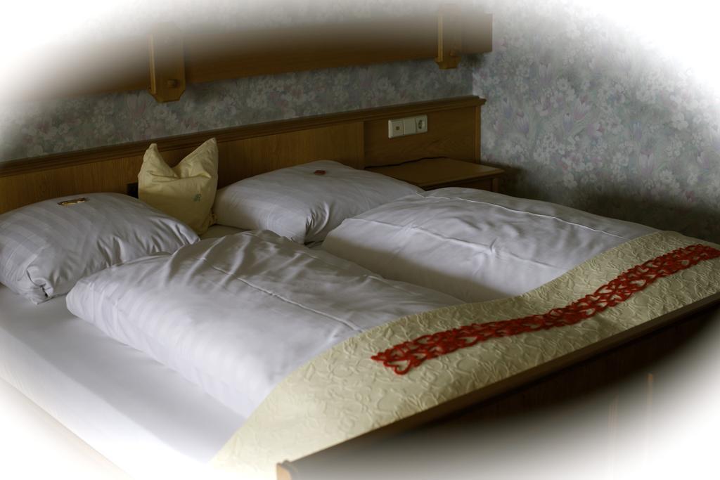 Hotel - Reweschnier Kusel Zewnętrze zdjęcie