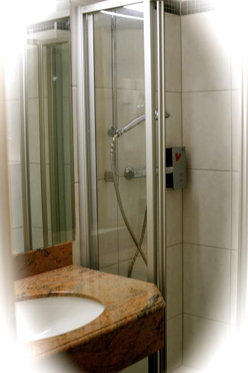 Hotel - Reweschnier Kusel Pokój zdjęcie
